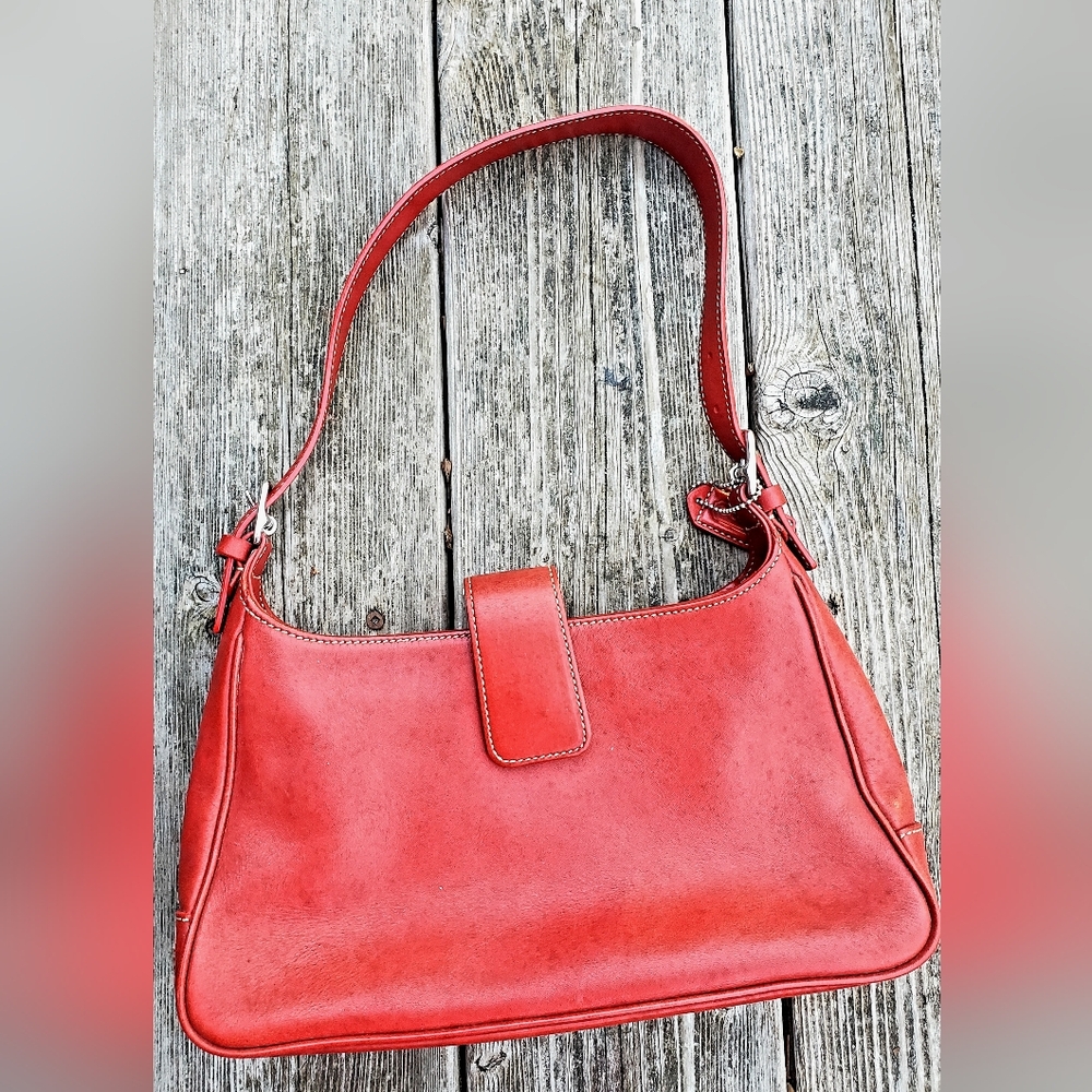 vintage 1990s coach • hampton demi legacy hobo bag in cherry red #7789